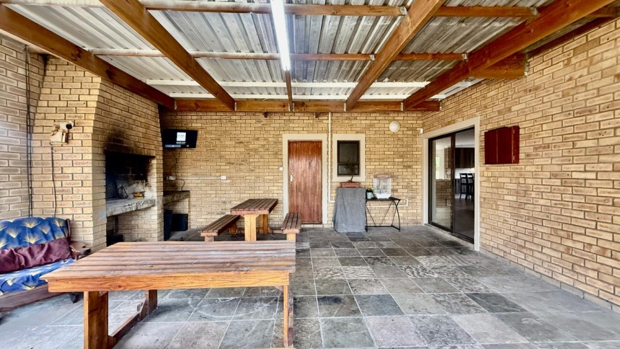 2 Bedroom Property for Sale in Parsonsvlei Eastern Cape